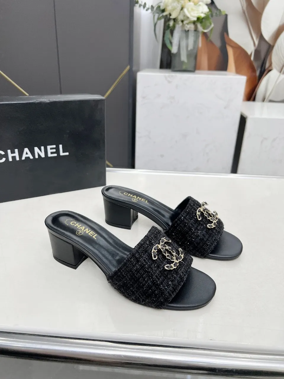 👟👟Ex-factory price 380👟👟 Genuine leather sole +30 chanel Chanel 2024 new slippers🔥🔥 Official website counter, fabric sheepskin, lining sheepskin, foot pad goatskin, 3 colors optional, size 35-42, genuine leather sole +30